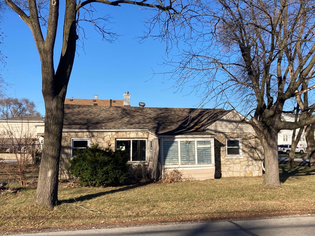 79th Ct, Justice, IL 60458