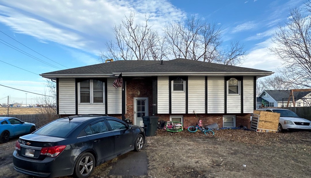 6th St, Oak Grove, MO 64075
