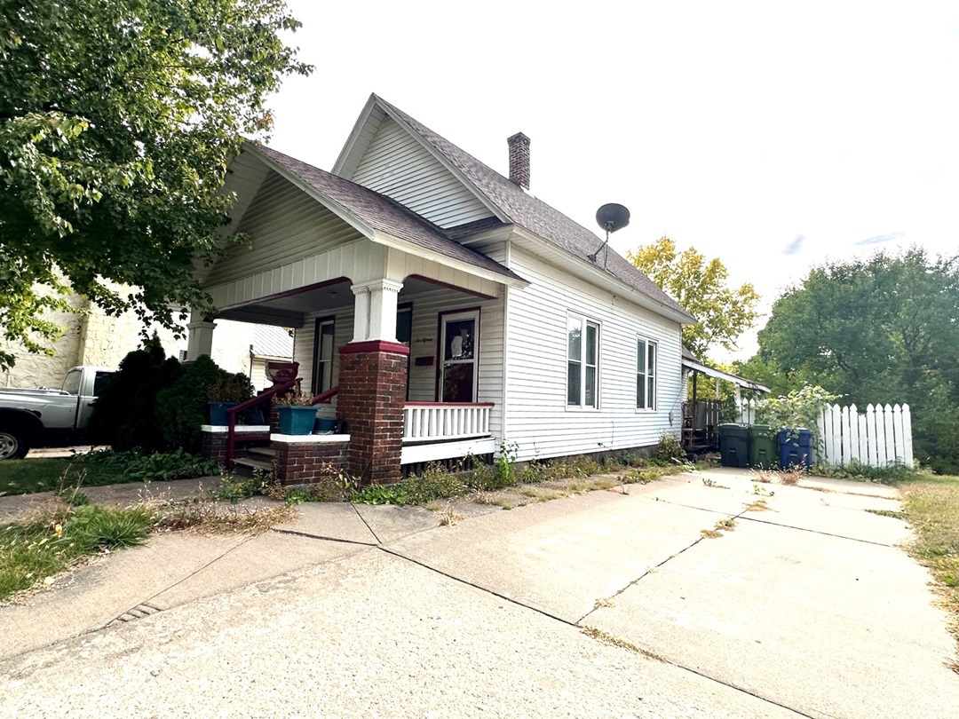 215 N Bluff Blvd, Clinton, IA 52732 ServiceLink Auction