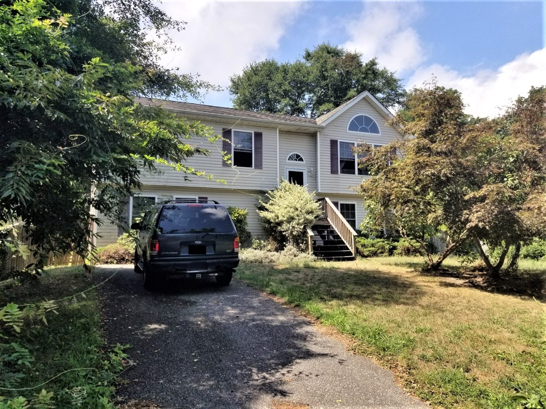 Overlook Dr, Mastic Beach, NY 11951