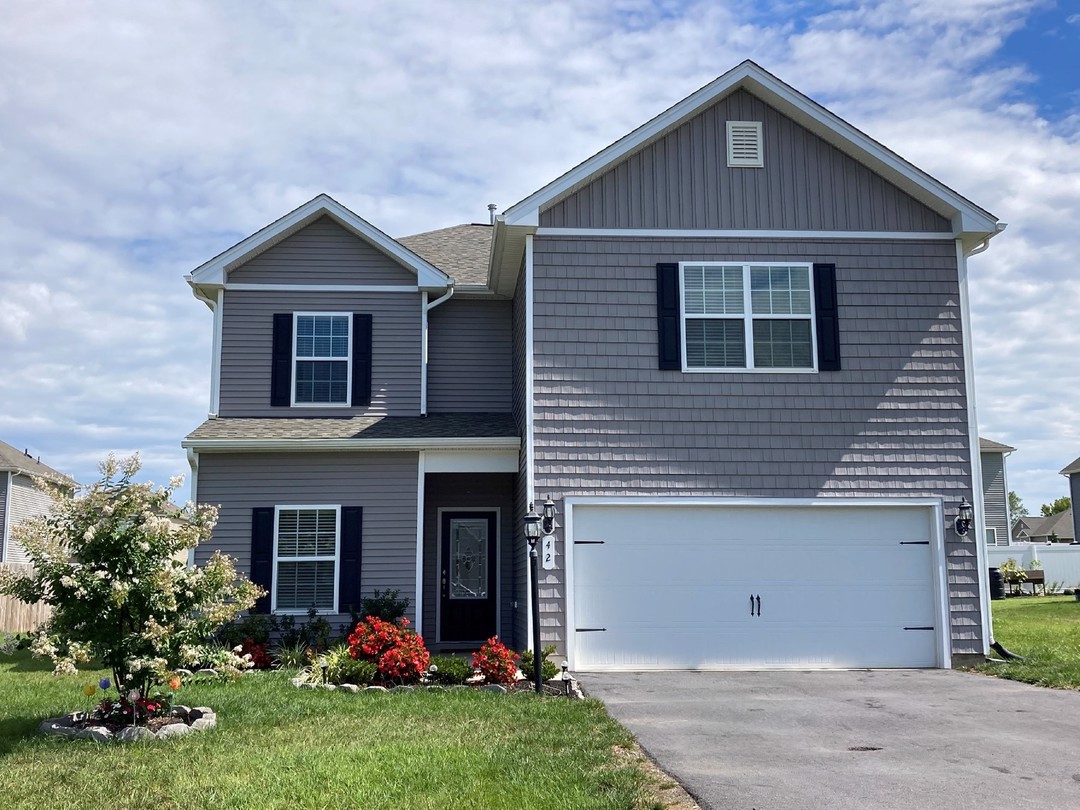 Eakins Ln, Martinsburg, WV 25401