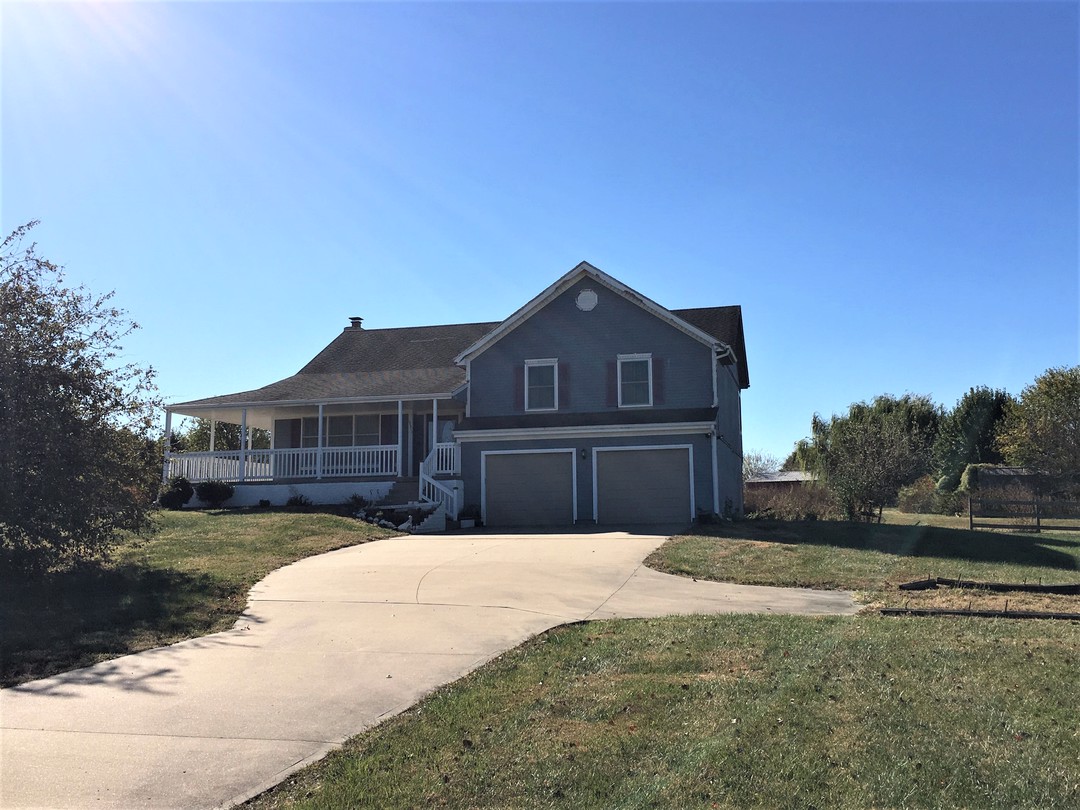 215th St, Harrisonville, MO 64701 #1