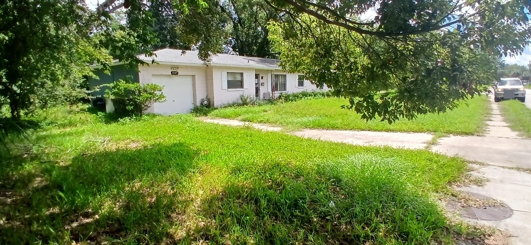 3707 Copper Cir W photo 3