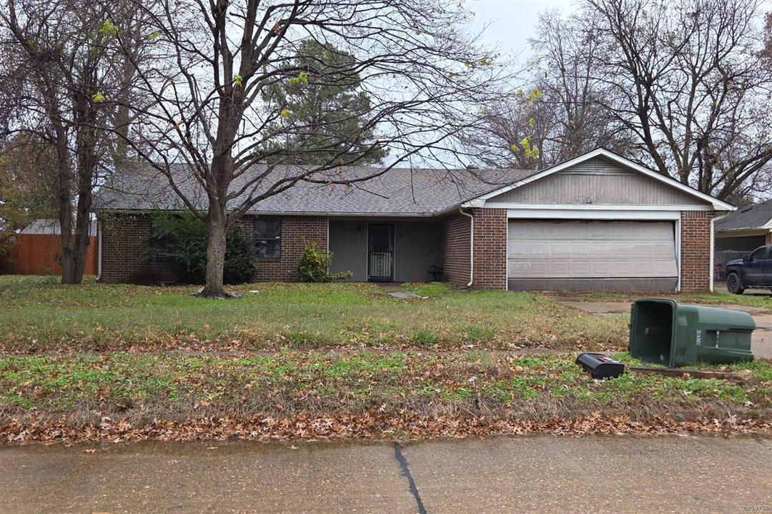 1104 Mayfair Ln<br>Blytheville &middot; AR &middot; 72315<br>Mississippi County