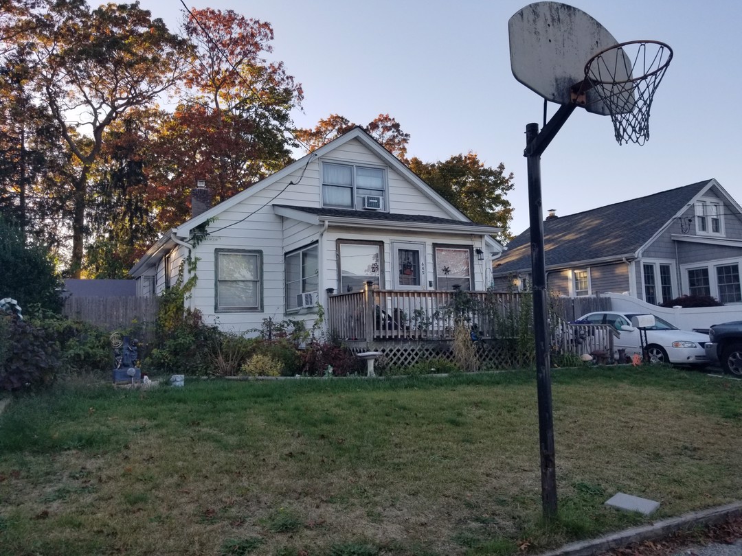 Oak Neck Rd, West Islip, NY 11795 #1