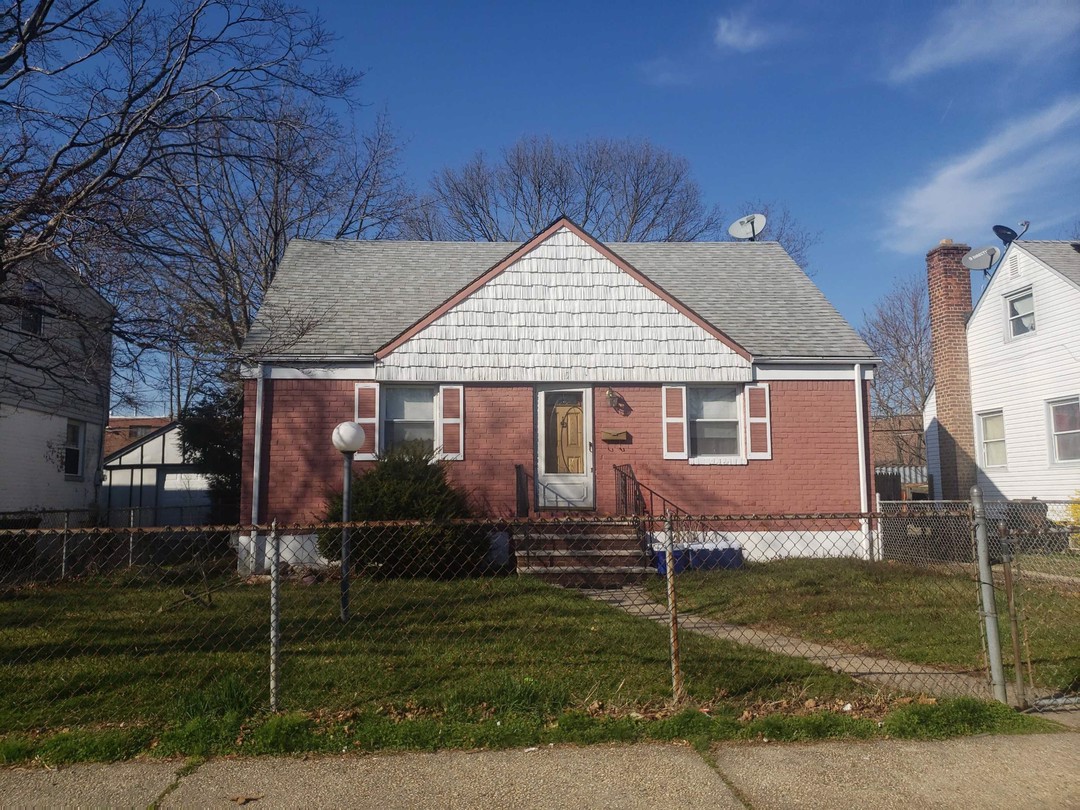 Circle Dr, Hempstead, NY 11550