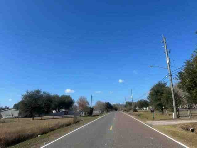 7947 Plummer Rd photo 2