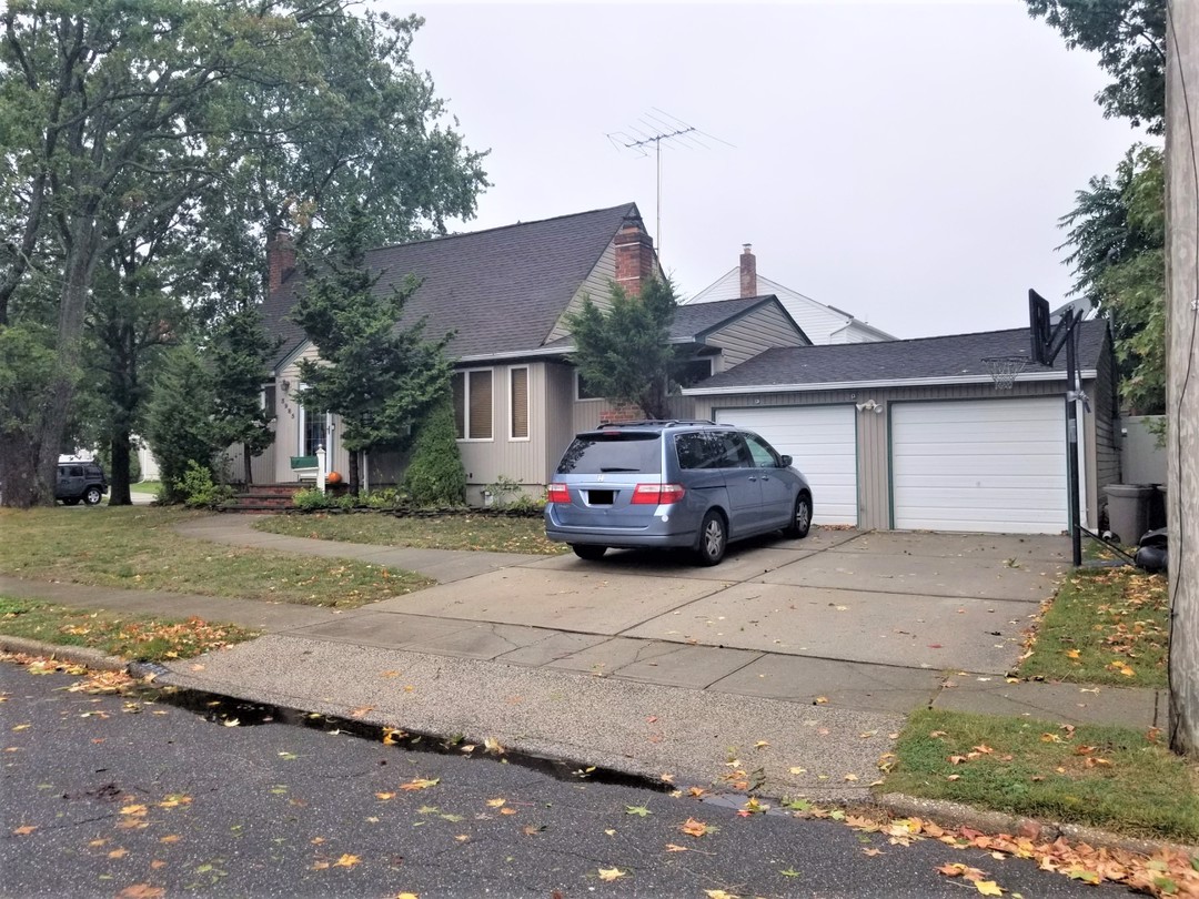 Berrywood Dr, Seaford, NY 11783 #1