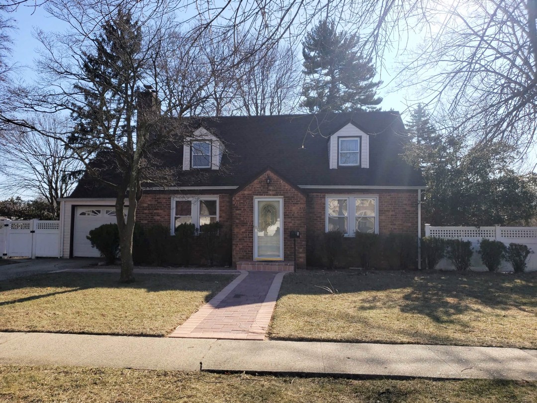 Goodrich St, Uniondale, NY 11553