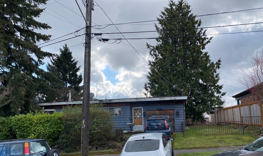 Pearl St, Seattle, WA 98108