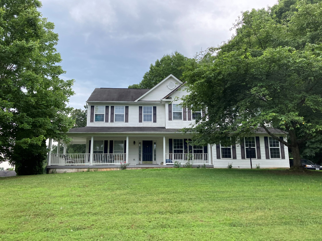 Paddington Ct, Jeffersonton, VA 22724
