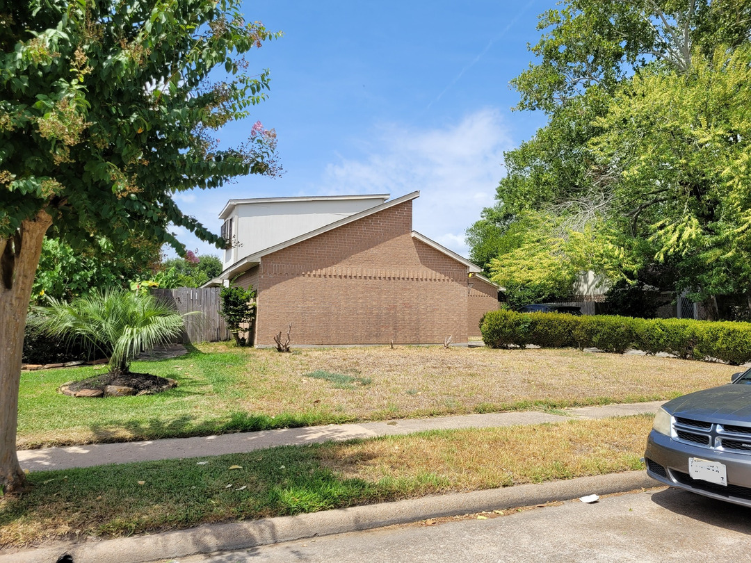 Stonehenge Trl, Houston, TX 77066 #1