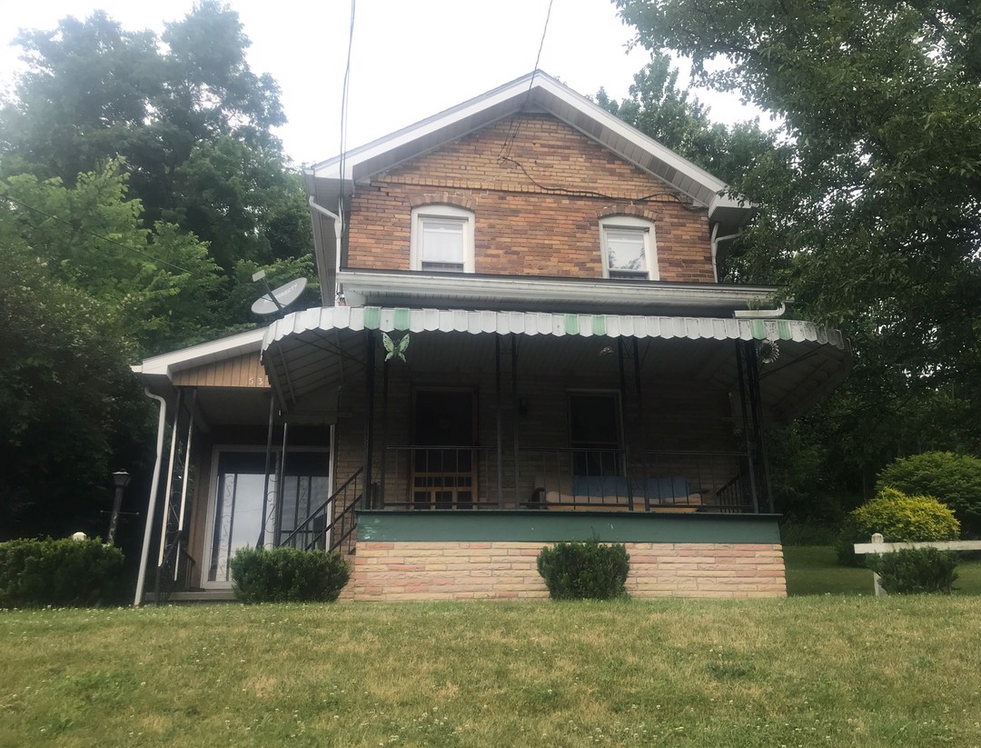 4th St, Marianna, PA 15345