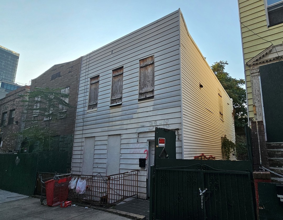 3818 31st Street, Long Island City, NY 11101 ServiceLink Auction