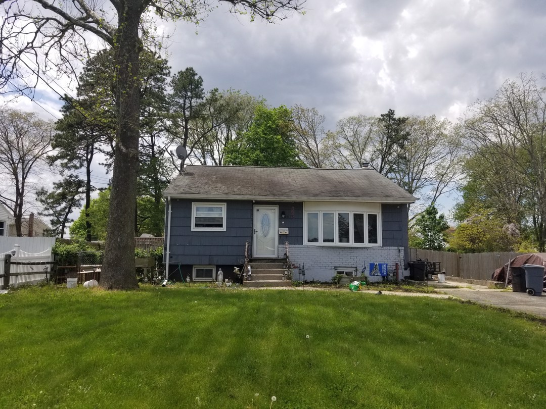 Brentwood Rd, Brentwood, NY 11717