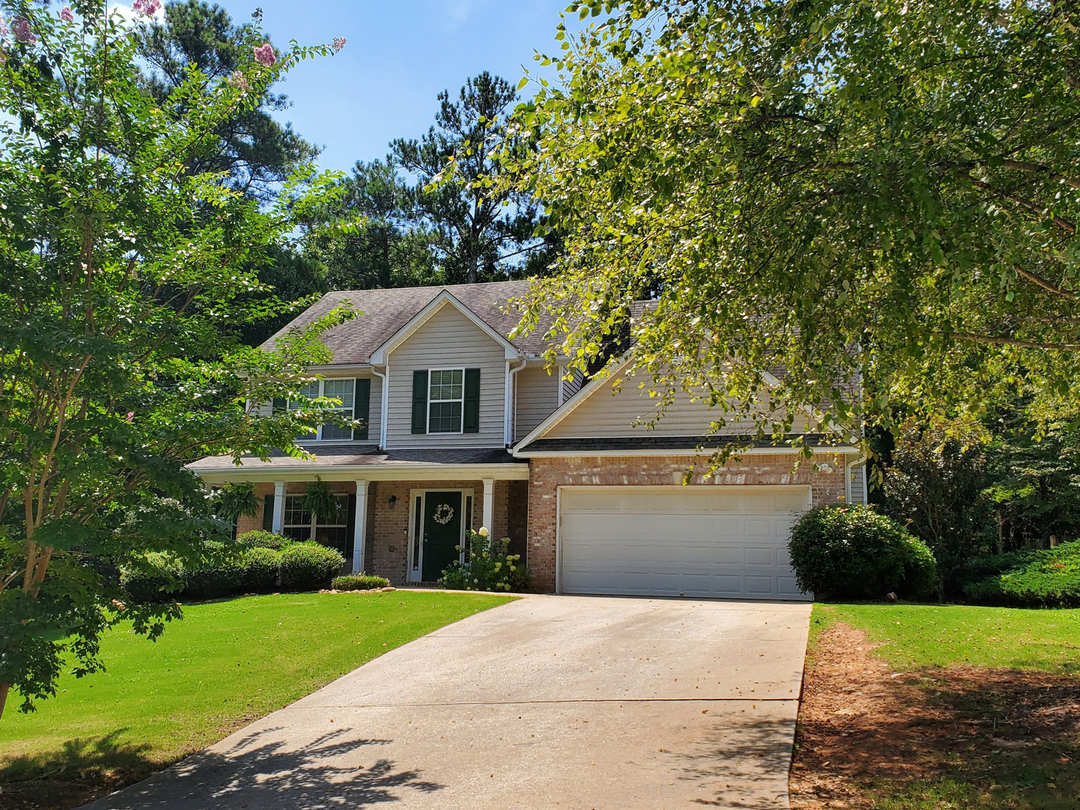 Oak Ridge Ln, Loganville, GA 30052