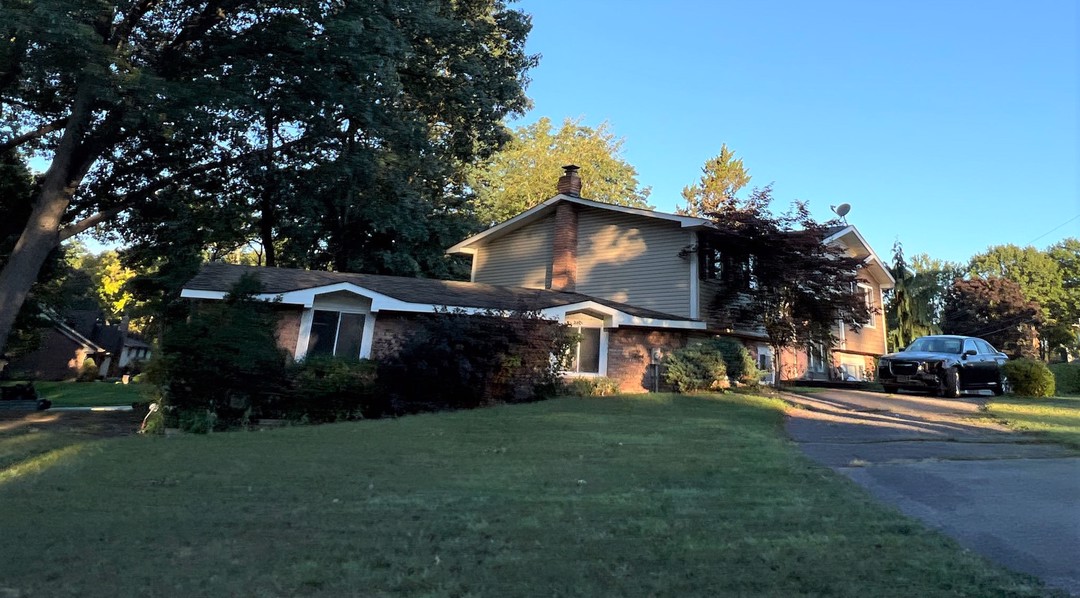 Shotwell Ct, White Lake, MI 48386