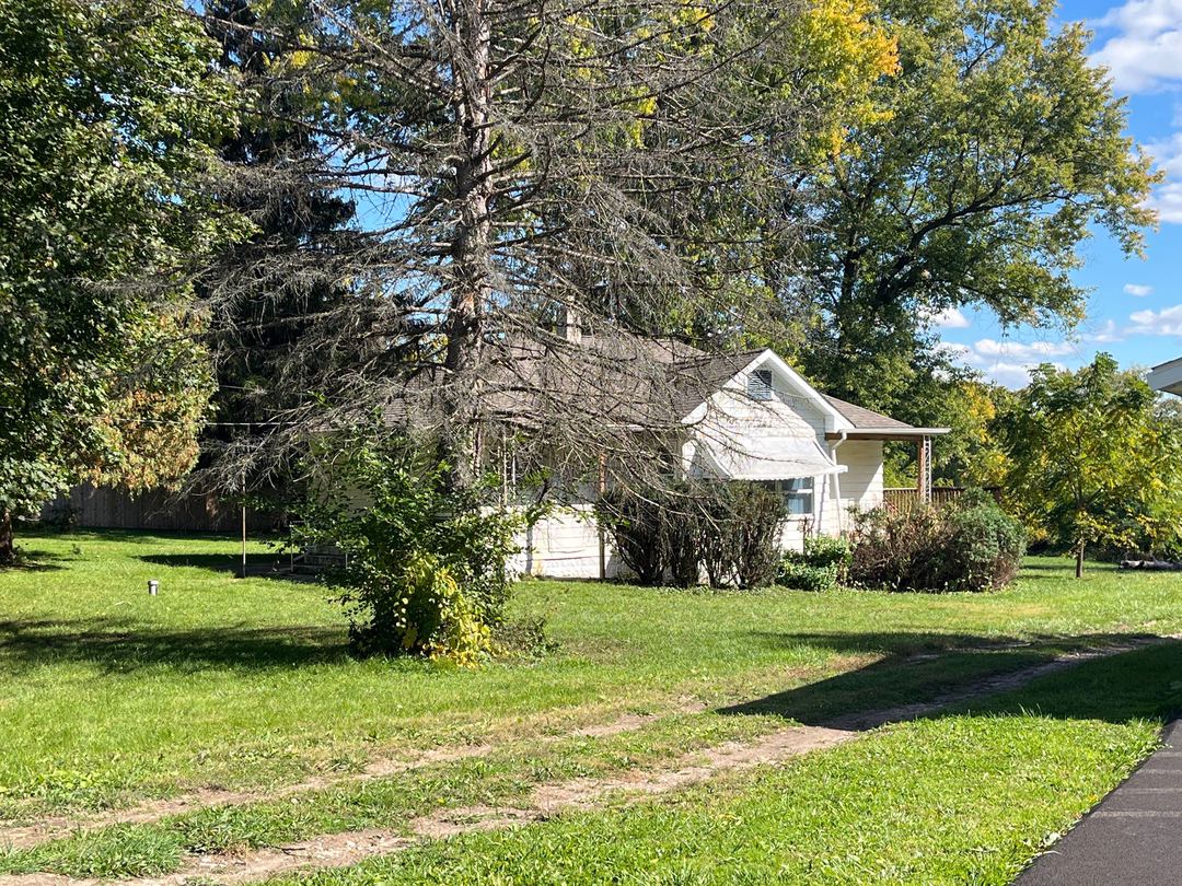 Silver Lake Ave, Antioch, IL 60002