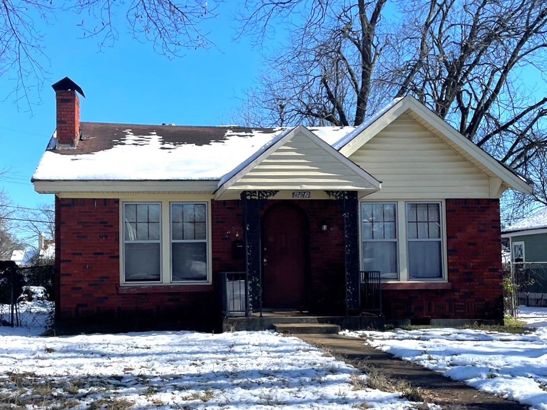 892 Maple Dr  
