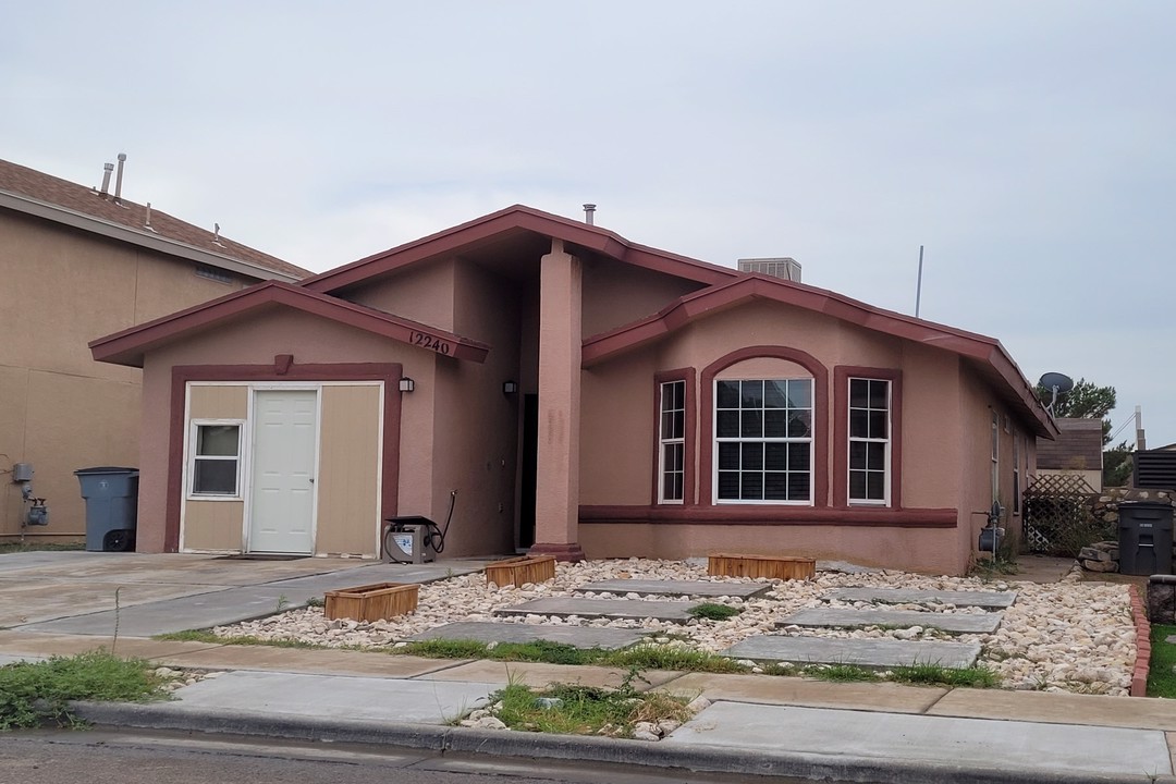 Saint Mark Ave, El Paso, TX 79936 #1