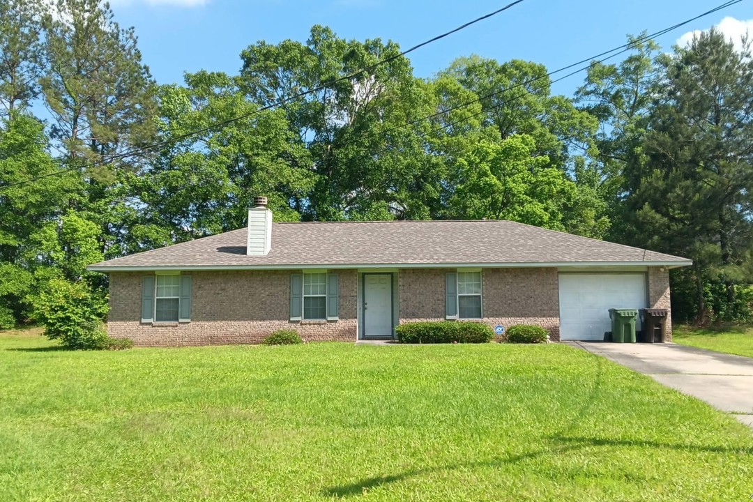 Pawnee Cir, Hattiesburg, MS 39401