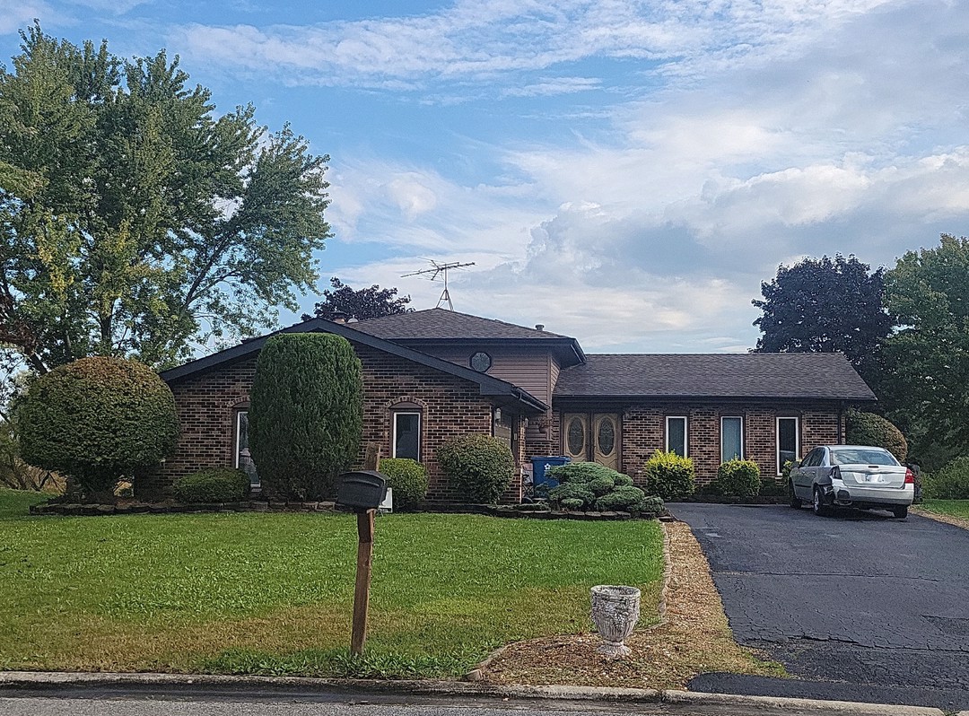 Gilbert Ct, Crete, IL 60417