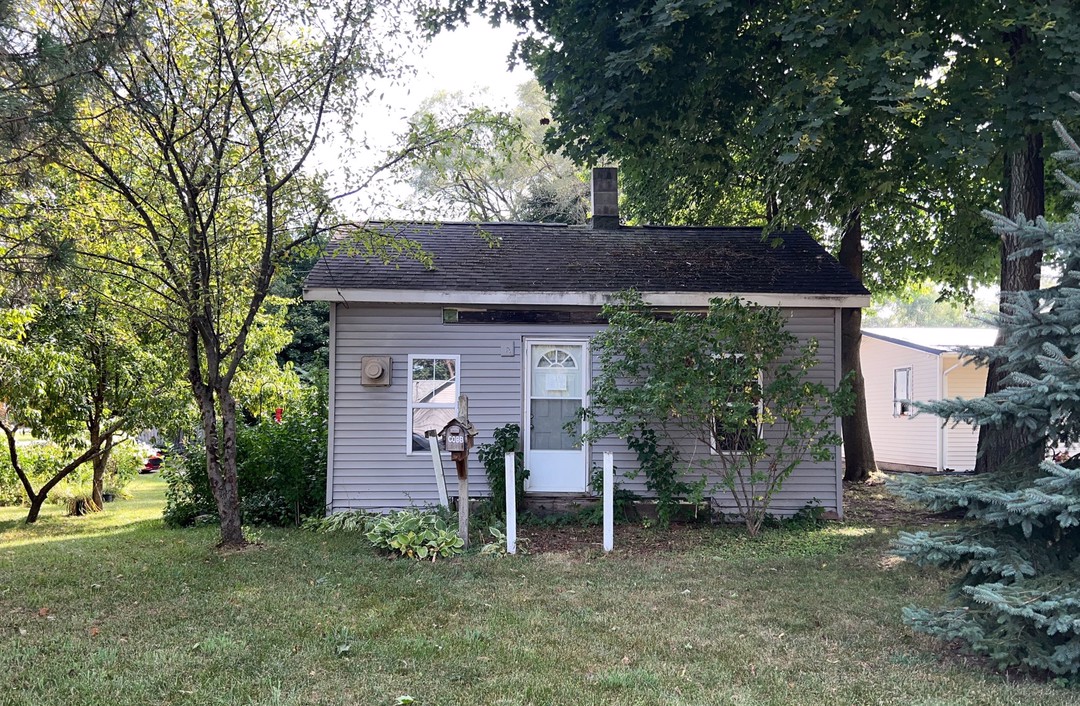 Pleasant St, Hartford, MI 49057